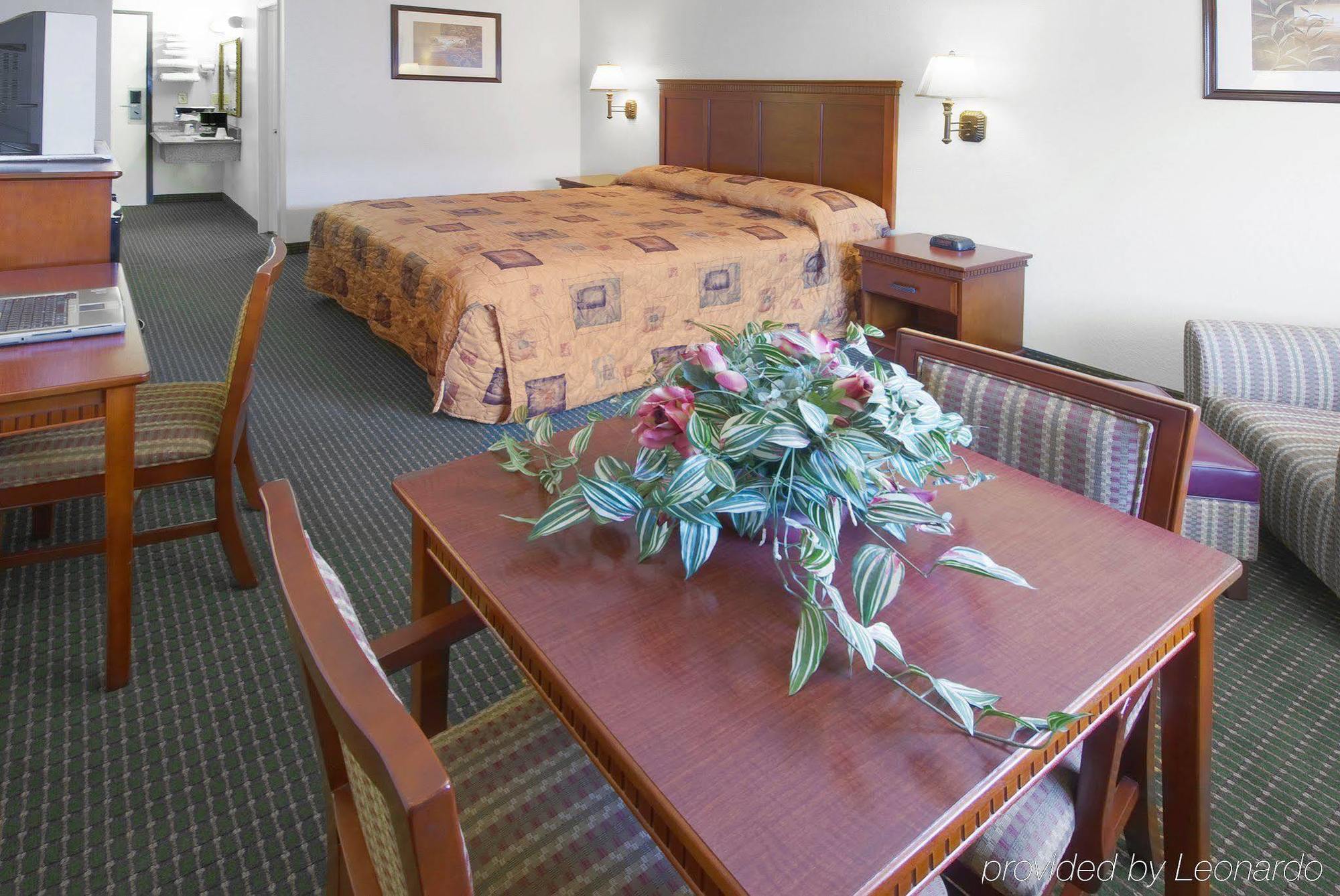 Americas Best Value Inn & Suites-East Бейкерсфілд Номер фото