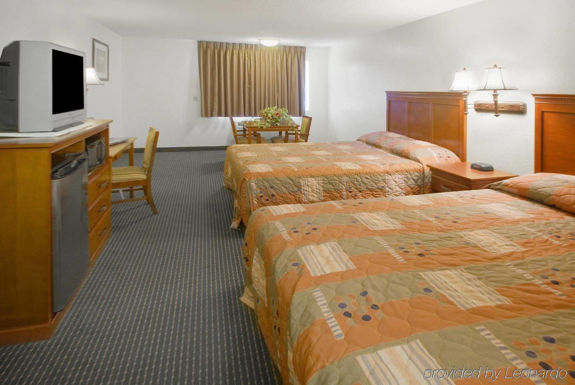 Americas Best Value Inn & Suites-East Бейкерсфілд Номер фото