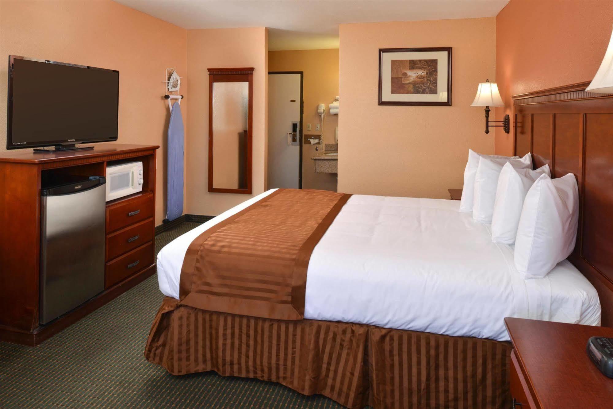 Americas Best Value Inn & Suites-East Бейкерсфілд Екстер'єр фото