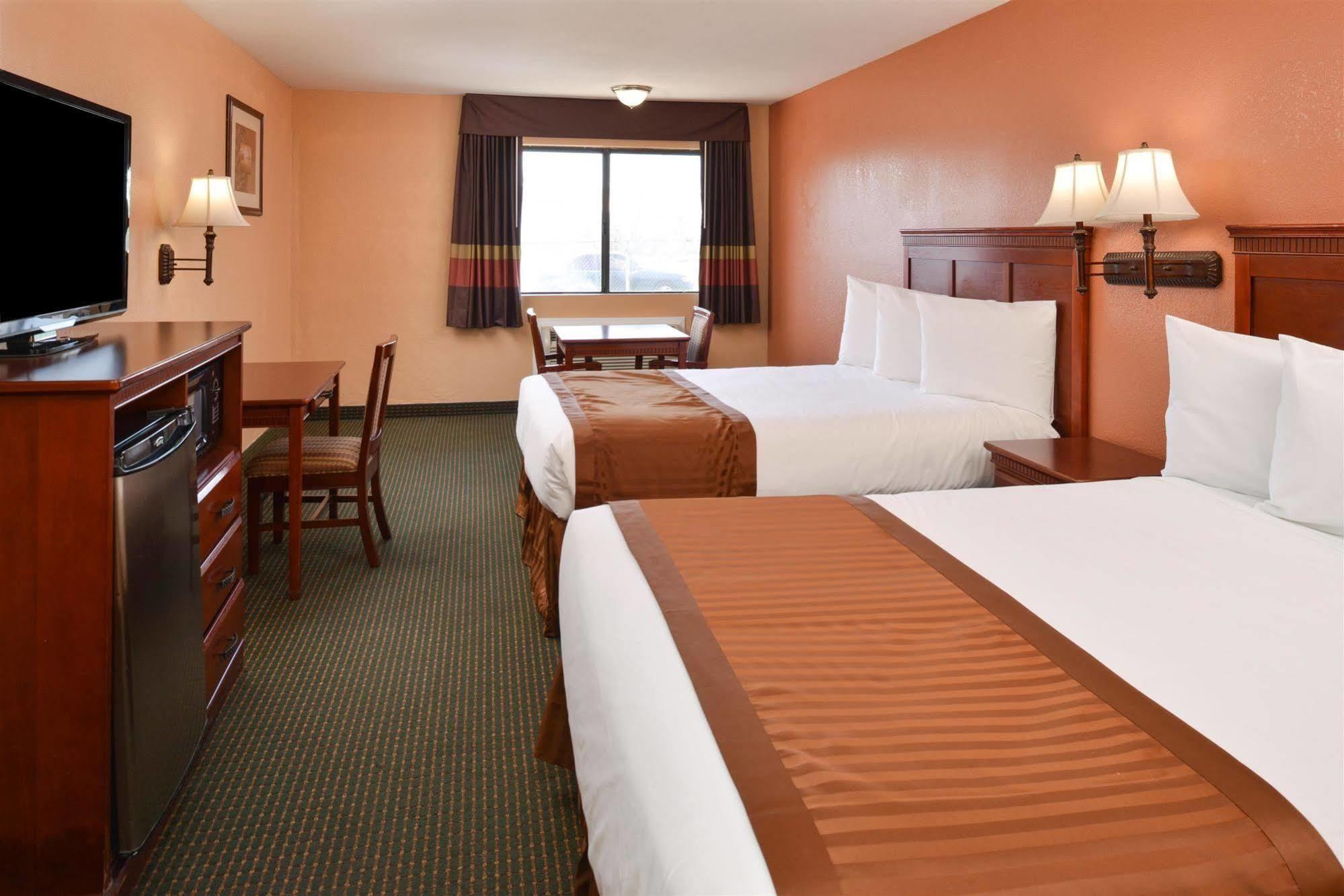 Americas Best Value Inn & Suites-East Бейкерсфілд Екстер'єр фото