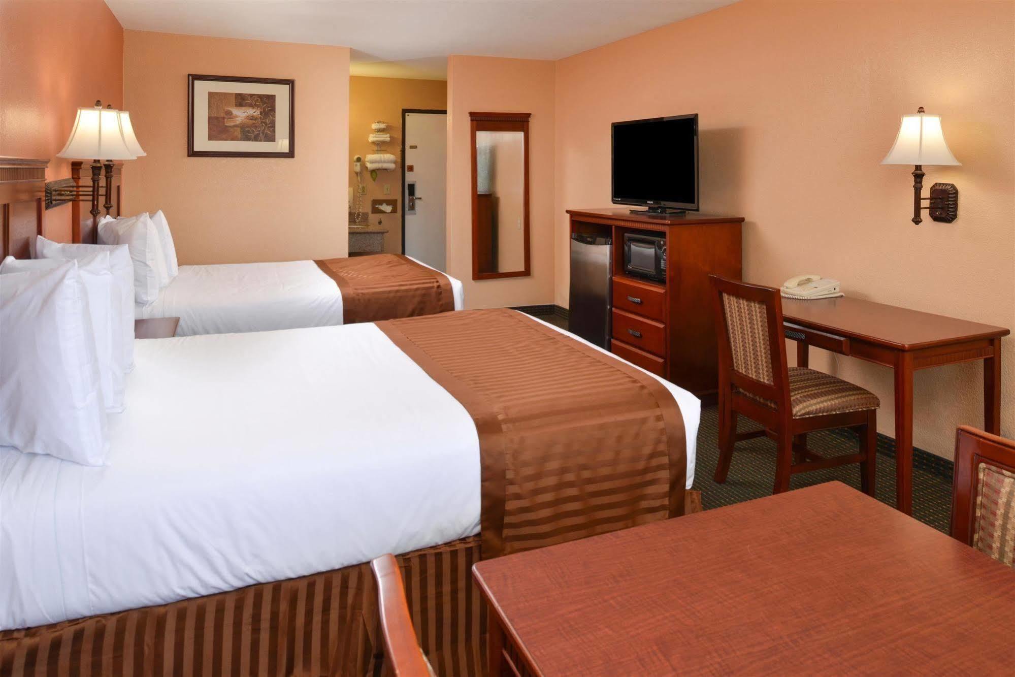 Americas Best Value Inn & Suites-East Бейкерсфілд Екстер'єр фото